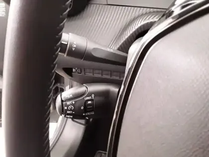 Photo 18 Peugeot 208  PureTech 100 S&S BVM6