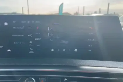 Photo 22 Peugeot 3008  Hybrid 136 e-DCS6