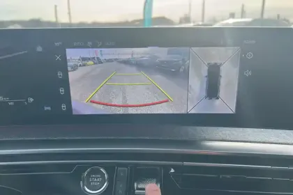 Photo 31 Peugeot 3008  Hybrid 136 e-DCS6