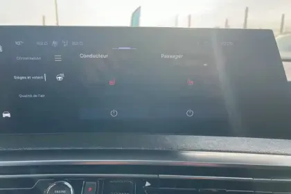 Photo 23 Peugeot 3008  Hybrid 136 e-DCS6