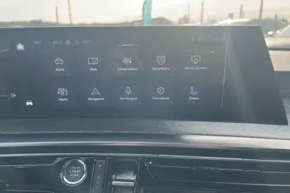 Photo 28 Peugeot 3008  Hybrid 136 e-DCS6