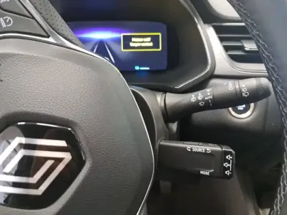 Photo 29 Renault Captur  E-Tech full hybrid 145 ch