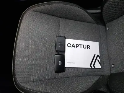 Photo 38 Renault Captur  E-Tech full hybrid 145 ch