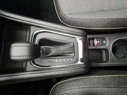 Photo 34 Renault Captur  E-Tech full hybrid 145 ch