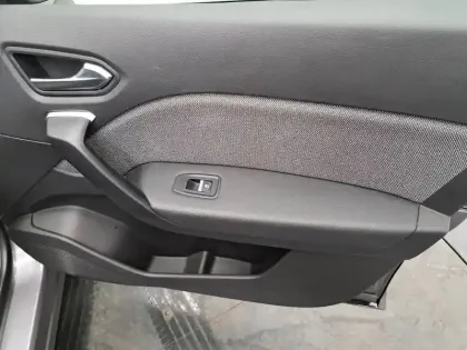 Photo 23 Renault Captur  E-Tech full hybrid 145 ch