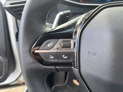 Photo 41 Peugeot 2008  BlueHDi 130 S&S EAT8