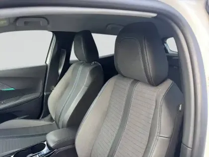 Photo 54 Peugeot 2008  BlueHDi 130 S&S EAT8