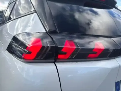 Photo 38 Peugeot 2008  BlueHDi 130 S&S EAT8