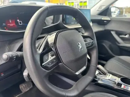 Photo 30 Peugeot 2008  BlueHDi 130 S&S EAT8