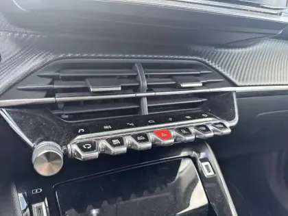 Photo 17 Peugeot 2008  BlueHDi 130 S&S EAT8