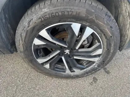 Photo 56 Peugeot 2008  BlueHDi 130 S&S EAT8