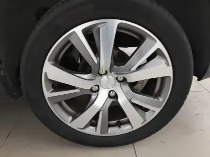 Photo 12 Peugeot 2008  1.2 PureTech 110ch S&S BVM5