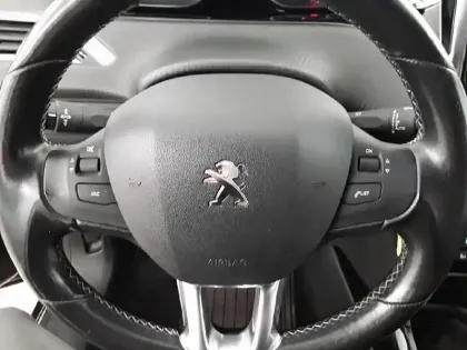 Photo 8 Peugeot 2008  1.2 PureTech 110ch S&S BVM5