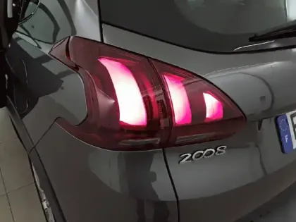 Photo 16 Peugeot 2008  1.2 PureTech 110ch S&S BVM5