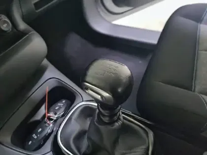 Photo 13 Citroën C4  Cactus BlueHDi 100 S&S BVM6