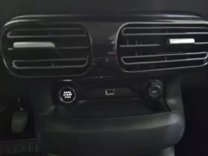 Photo 24 Citroën C4  Cactus BlueHDi 100 S&S BVM6