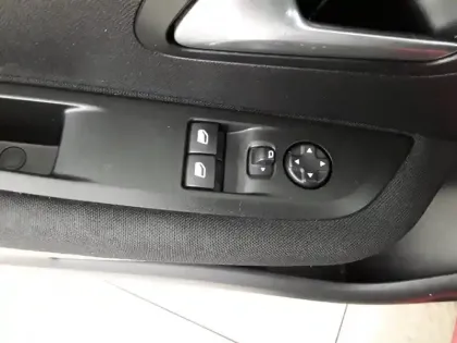 Photo 20 Peugeot 208  Electrique 50 kWh 136ch