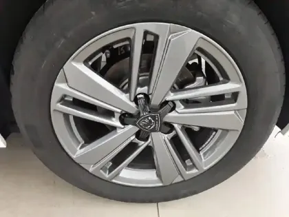 Photo 12 Peugeot 308  PureTech 130ch S&S EAT8