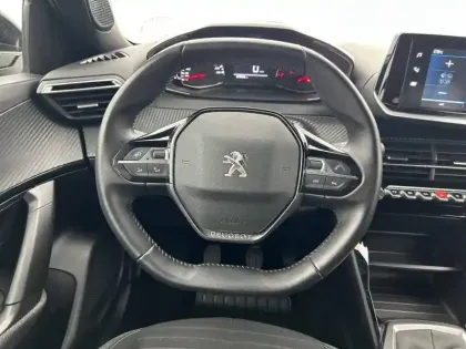 Photo 8 Peugeot 2008  PureTech 100 S&S BVM6