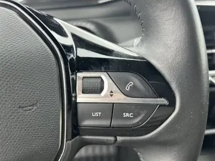 Photo 18 Peugeot 2008  PureTech 100 S&S BVM6
