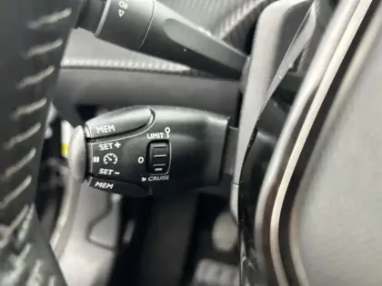 Photo 19 Peugeot 2008  PureTech 100 S&S BVM6