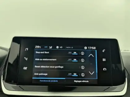 Photo 23 Peugeot 2008  PureTech 100 S&S BVM6