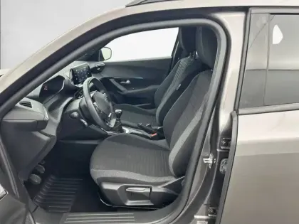 Photo 10 Peugeot 2008  PureTech 100 S&S BVM6