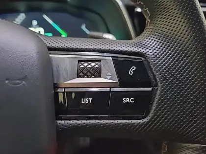 Photo 28 DS DS 7 DS7 Crossback Hybride E-Tense 225 EAT8