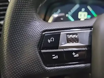 Photo 27 DS DS 7 DS7 Crossback Hybride E-Tense 225 EAT8