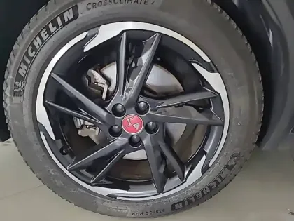 Photo 12 DS DS 7 DS7 Crossback Hybride E-Tense 225 EAT8