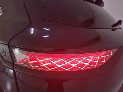 Photo 16 DS DS 7 DS7 Crossback Hybride E-Tense 225 EAT8