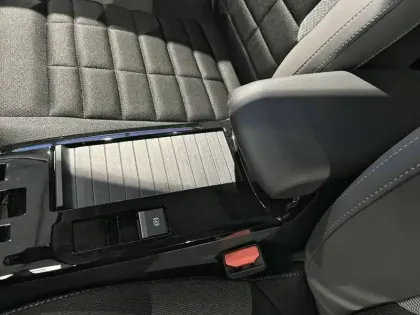 Photo 28 Citroën C4 e- 156 ch autonomie étendue