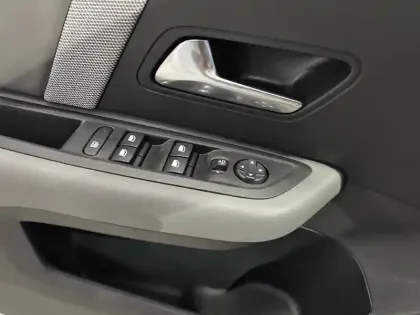 Photo 27 Citroën C4 e- 156 ch autonomie étendue