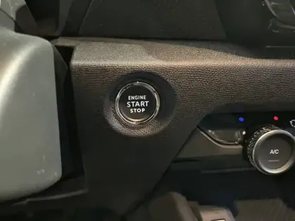 Photo 20 Citroën C4 e- 156 ch autonomie étendue