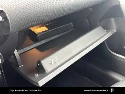 Photo 57 Mercedes Classe A  180 7G-DCT