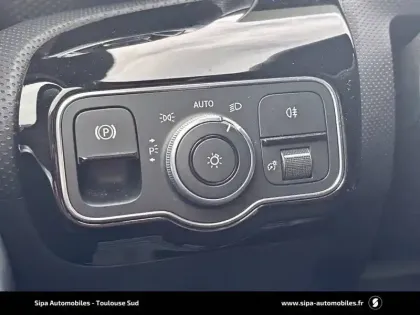 Photo 78 Mercedes Classe A  180 7G-DCT