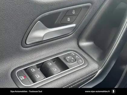 Photo 80 Mercedes Classe A  180 7G-DCT