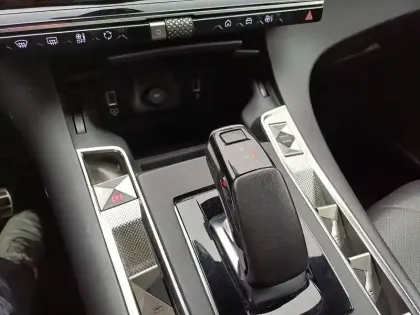 Photo 25 DS Ds 7  Hybride Rechargeable E-Tense 300 EAT8 4x4