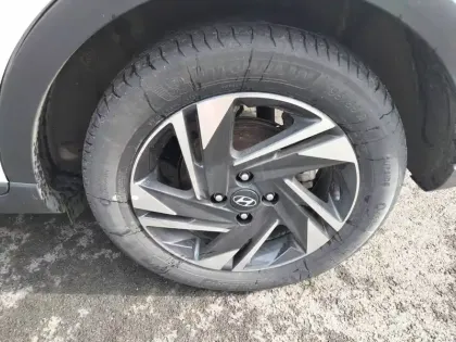 Photo 6 Hyundai Bayon  1.0 T-GDi 100 Hybrid 48V