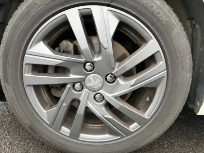 Photo 12 Peugeot 208  BlueHDi 100 S&S BVM6