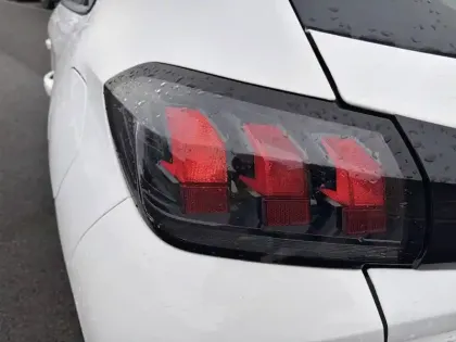 Photo 64 Peugeot 208  BlueHDi 100 S&S BVM6