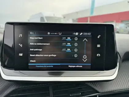 Photo 20 Peugeot 208  BlueHDi 100 S&S BVM6