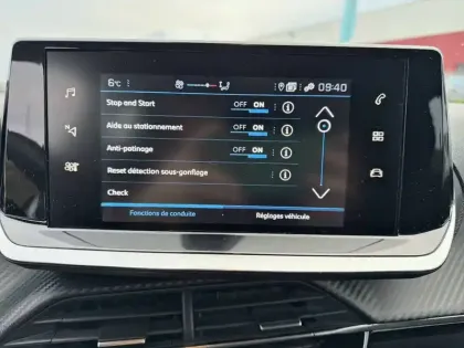 Photo 67 Peugeot 208  BlueHDi 100 S&S BVM6