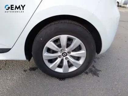 Photo 37 Renault Clio Gén. V (BJA) Ph1 NG Authentic 5