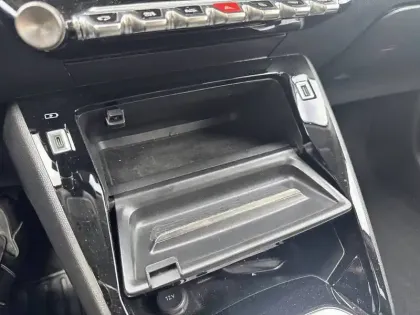 Photo 24 Peugeot 208  PureTech 100 S&S BVM6