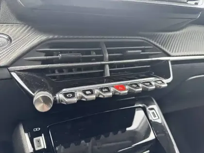 Photo 20 Peugeot 208  PureTech 100 S&S BVM6