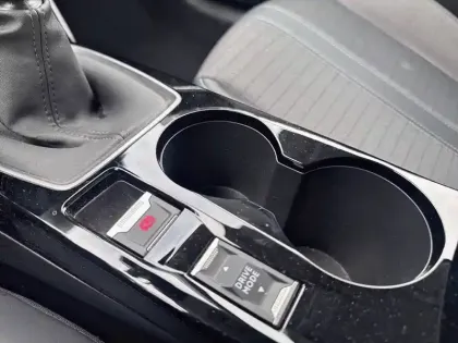 Photo 23 Peugeot 208  PureTech 100 S&S BVM6