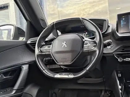 Photo 8 Peugeot 2008 Gén. II Ph1 NG GT 5