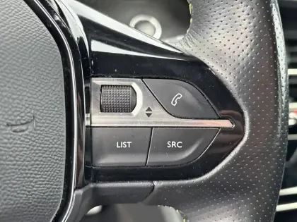 Photo 17 Peugeot 2008 Gén. II Ph1 NG GT 5