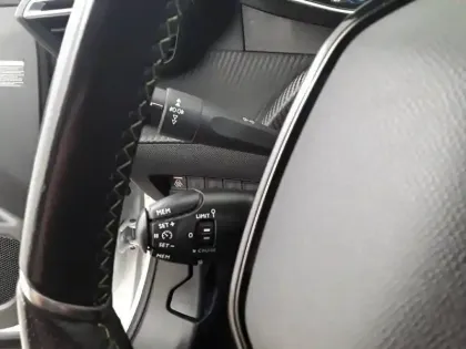 Photo 65 Peugeot 2008  Electrique 136 ch